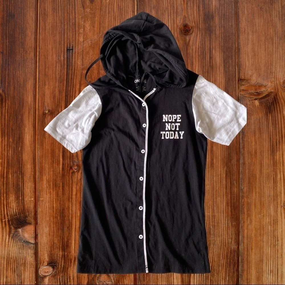 ON FIRE Nope‎ Not Today Hooded Button Up Short Sleeve Top Small